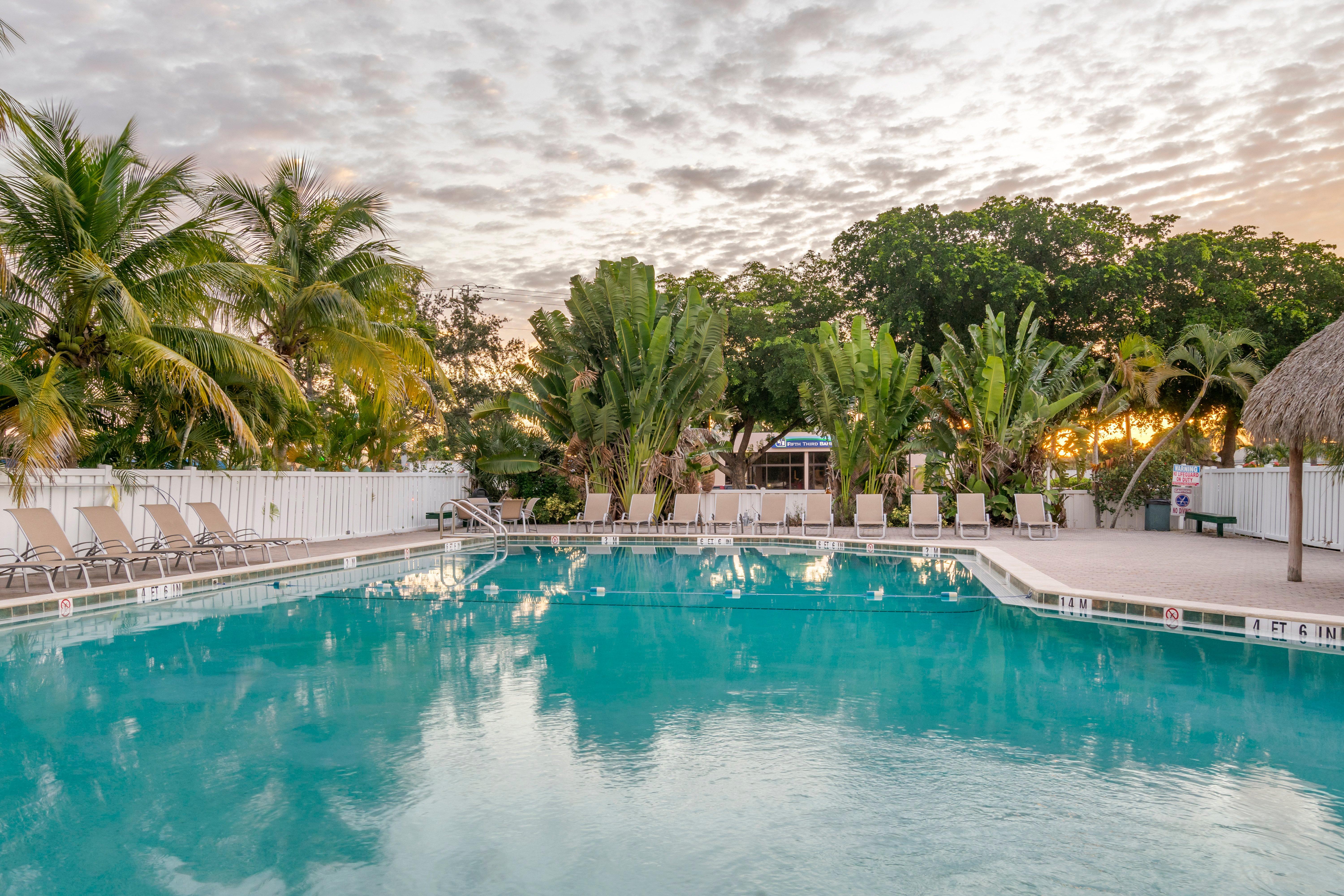 Express Cape Coral-fort Myers Area By Ihg Hotel 3*